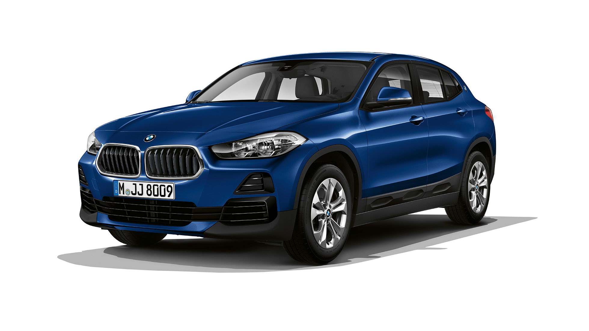 Dreiviertel Frontansicht BMW X2 sDrive20i Modell Advantage BMW X2 sDrive20i Modell Advantage 2018 F39 Mediterranblau metallic Dreiviertel Frontansicht
