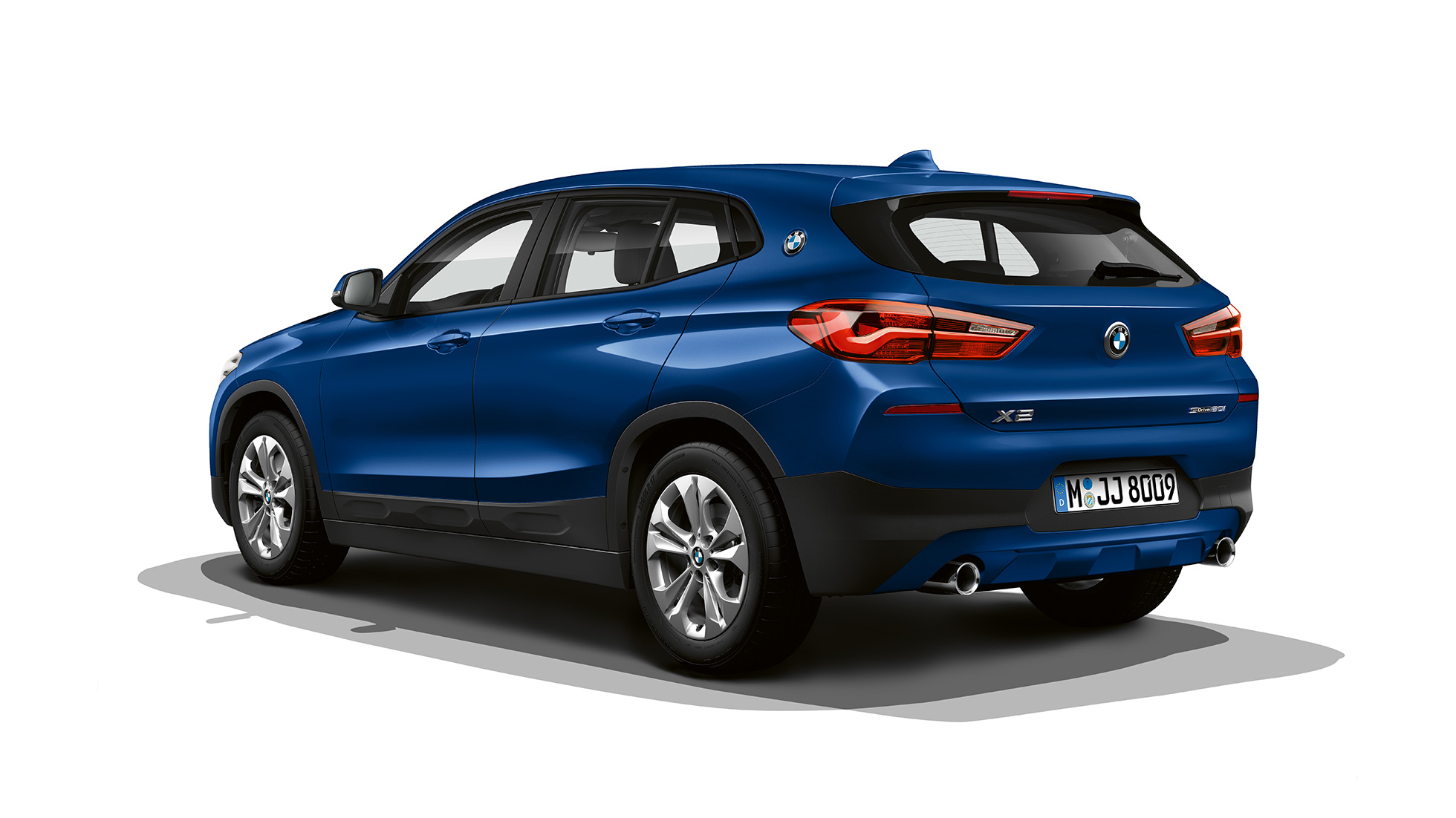 Dreiviertel Heckansicht BMW X2 sDrive20i Modell Advantage BMW X2 sDrive20i Modell Advantage 2018 F39 Mediterranblau metallic Dreiviertel Heckansicht