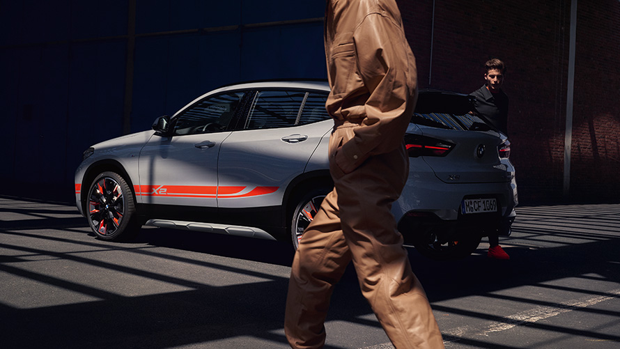 BMW X2 SUV 2020 F39 Brooklyn Grau Dreiviertel Heckansicht