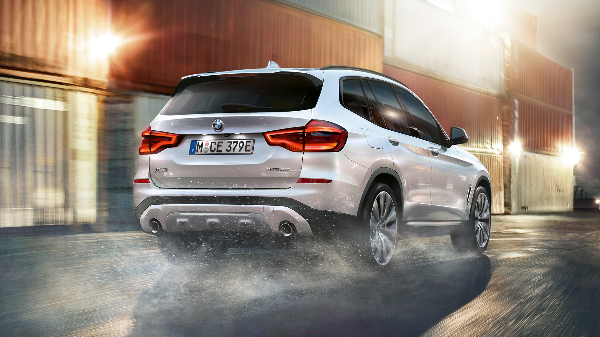 BMW X3 M40i SUV, vue de l’arrière avec inscription G01 BMW X3 M40i SUV, vue de l’arrière avec inscription G01