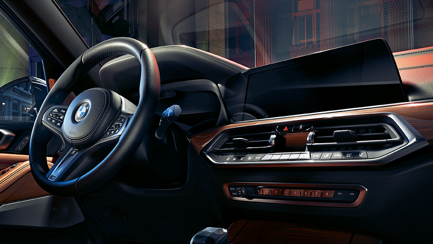 Cockpit, Instrumententafel und Mittelkonsole des BMW X5