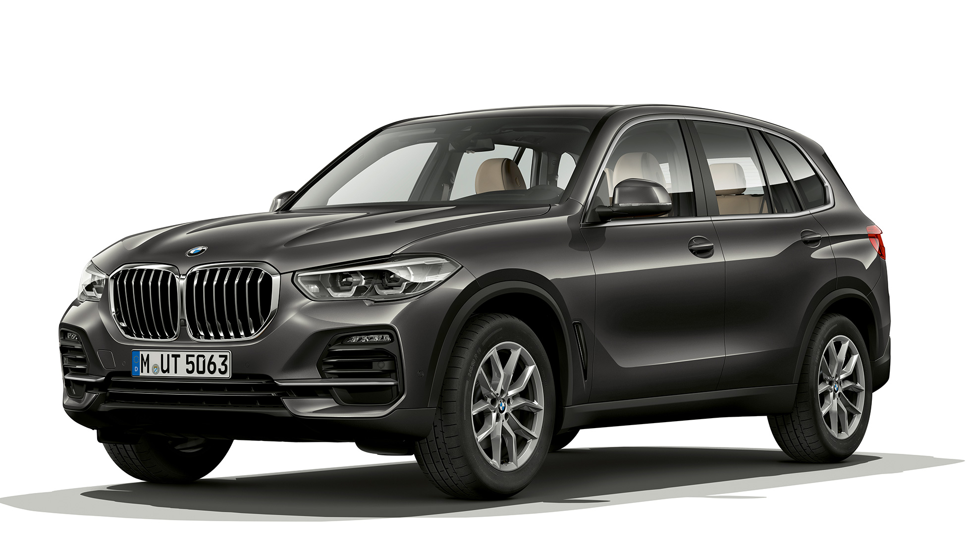 Modèle de base de la BMW X5 30d, vue de trois quarts avant Modèle de base de la BMW X5 xDrive 30d G05 2018 en Sophistograu Brillanteffekt metallic, vue de trois quarts avant