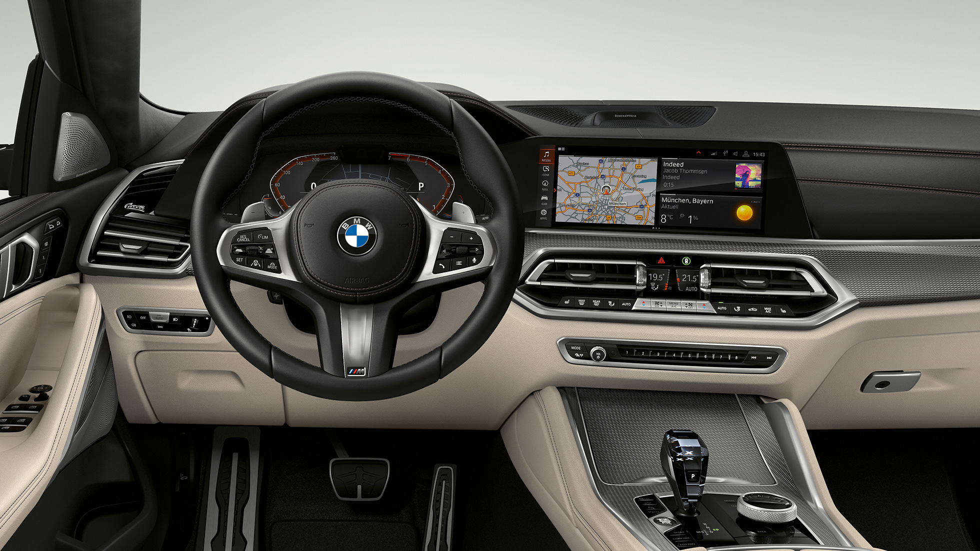 BMW X6 SUV mit M Sportpaket, Cockpit. G06 BMW X6 SUV Interieur mit M Sportpaket mit Fokus auf das Cockpit. G06