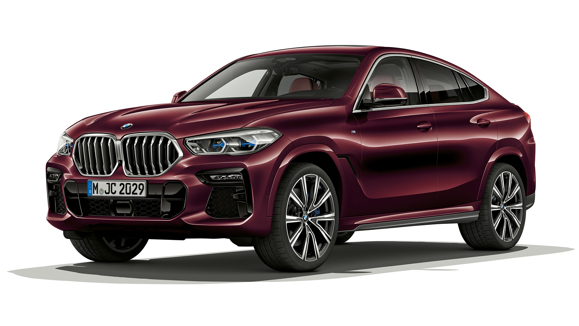 BMW X6 SUV mit BMW Individual, Exterieur. G06 BMW X6 SUV mit BMW Individual in Dreiviertel-Frontansicht. G06