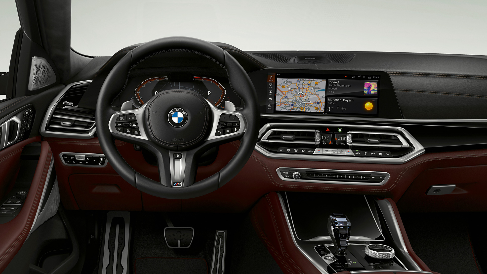 BMW X6 SUV mit BMW Individual, Cockpit. G06 BMW X6 SUV Interieur mit BMW Individual mit Fokus auf das Cockpit. G06