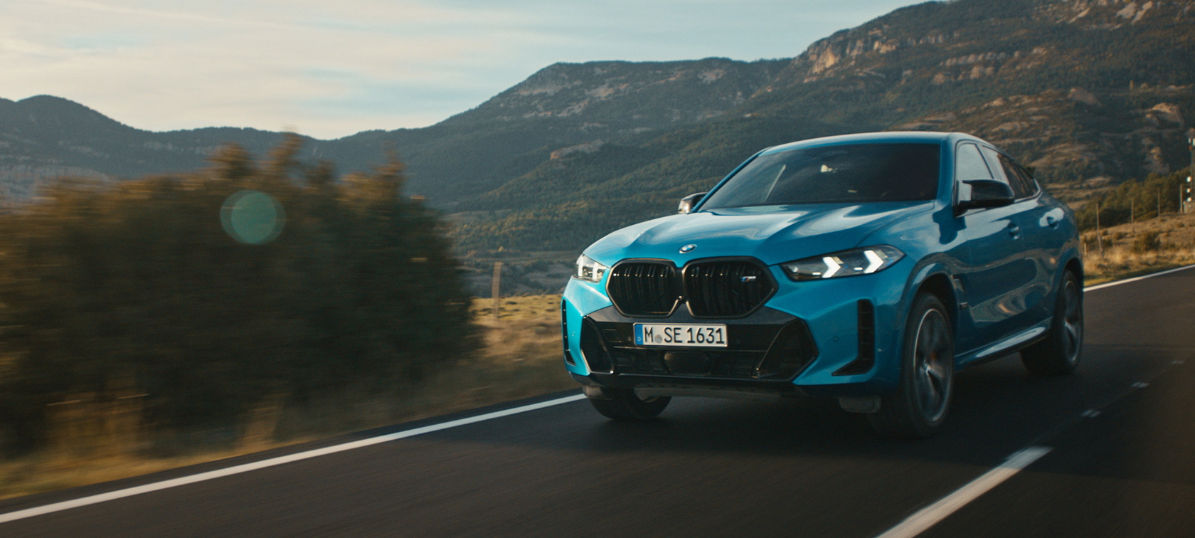 Vidéo dynamique de conduite BMW X6 G06 LCI BMW X6 G06 LCI Vidéo dynamique de conduite