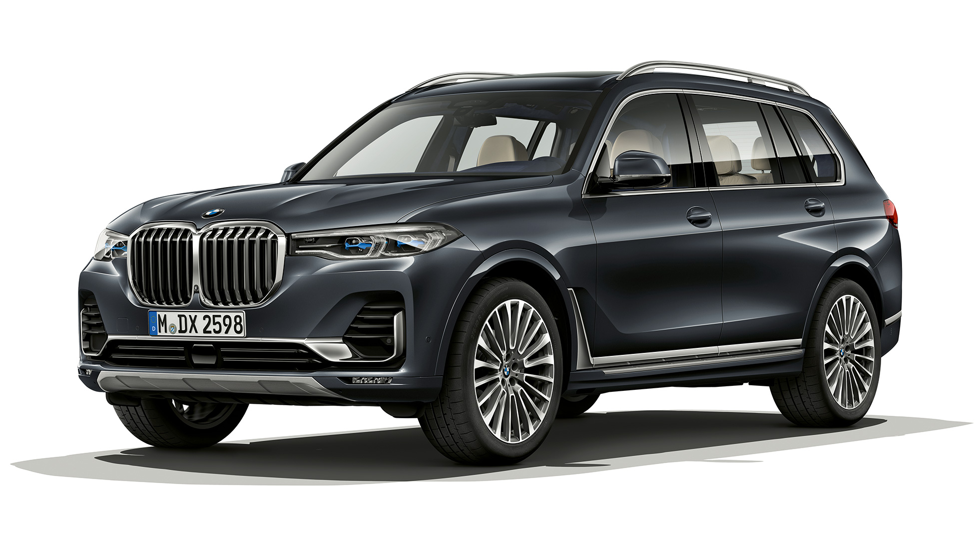 BMW X7 Design Pure Excellence G07 Studioaufnahme des BMW X7 in dreiviertel Frontansicht im Design Pure Excellence G07