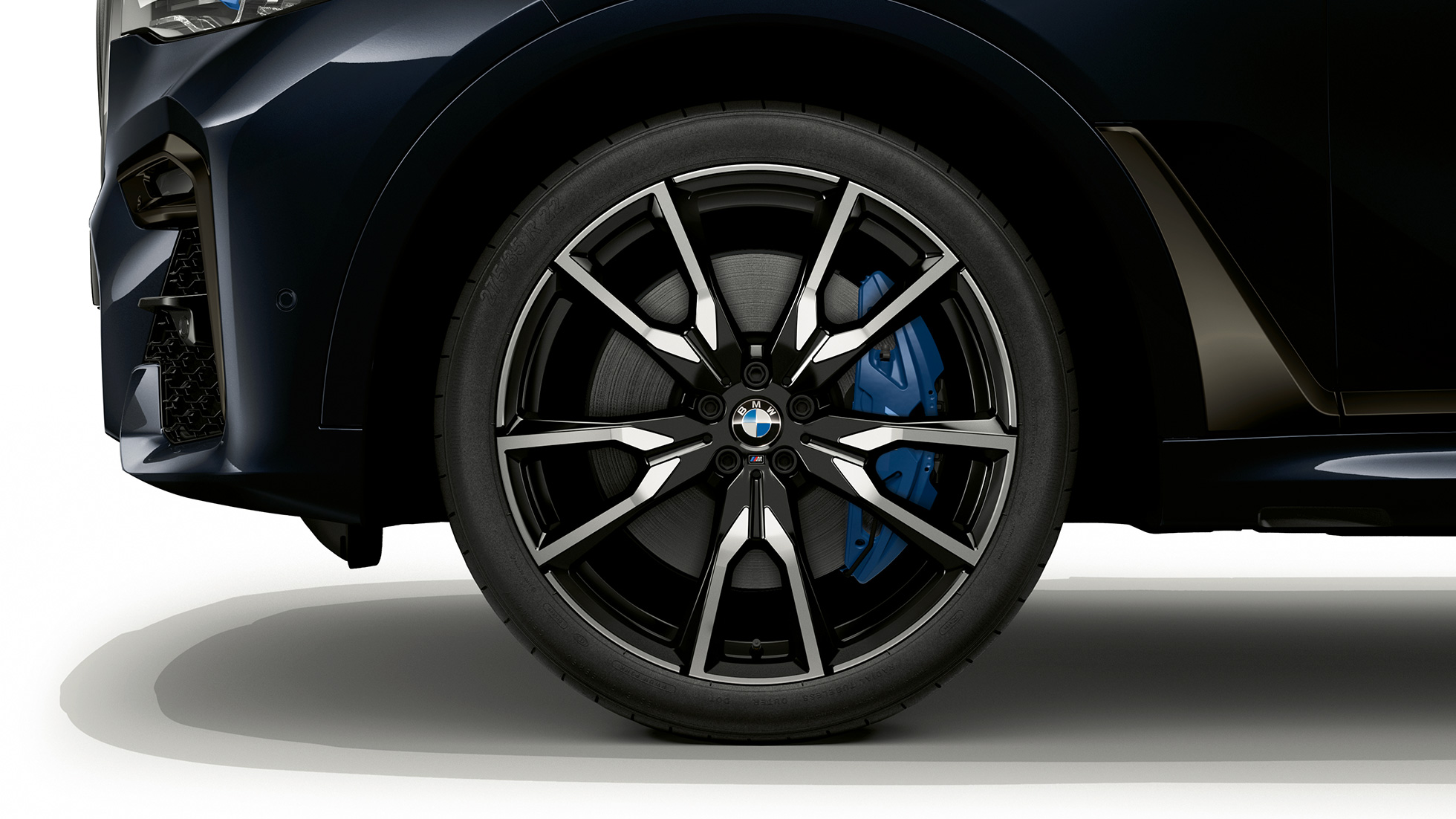 BMW X7, M Sportpaket Leichtmetallrad G07 Nahaufnahme des Leichtmetallrads des BMW X7 mit der Ausstattung des M Sportpaket G07