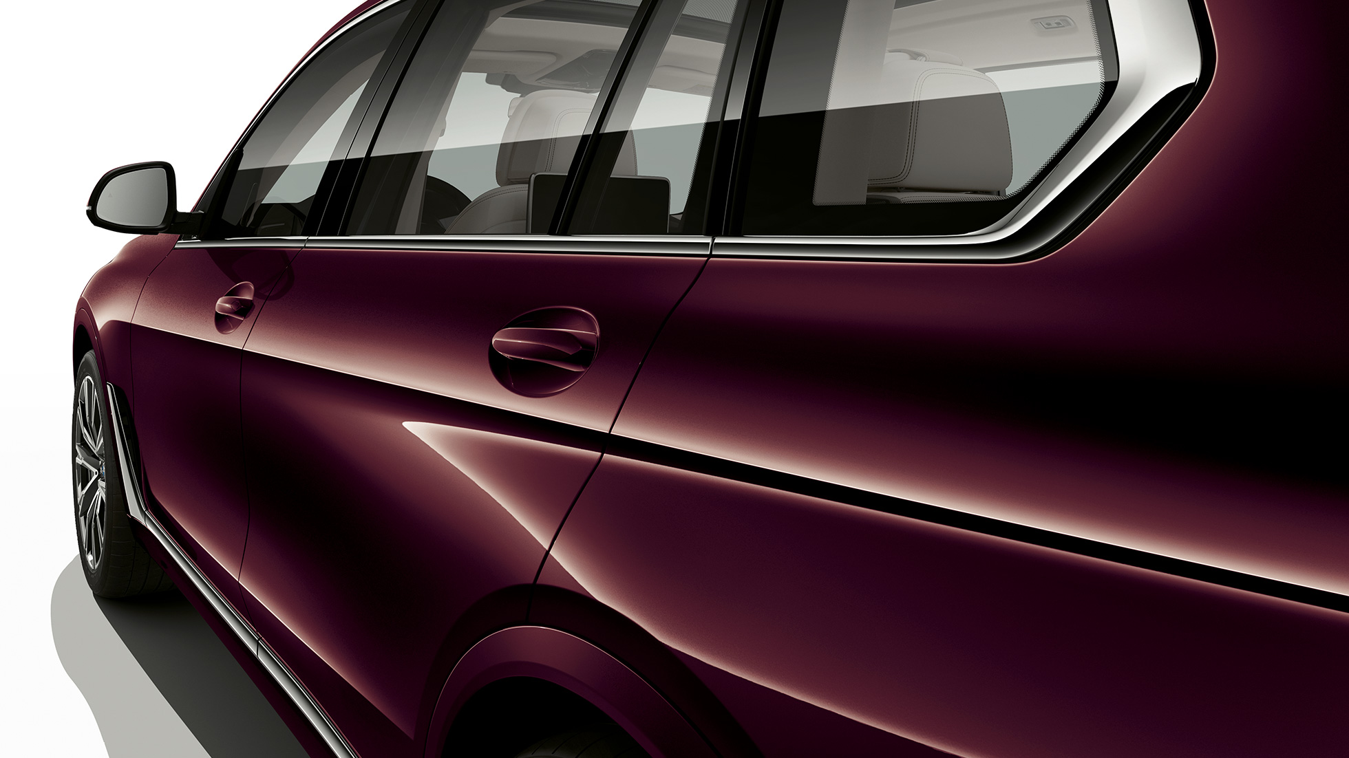 Vue de profil de la BMW X7 SUV dotée de l’équipement BMW Individual X7 xDrive40i