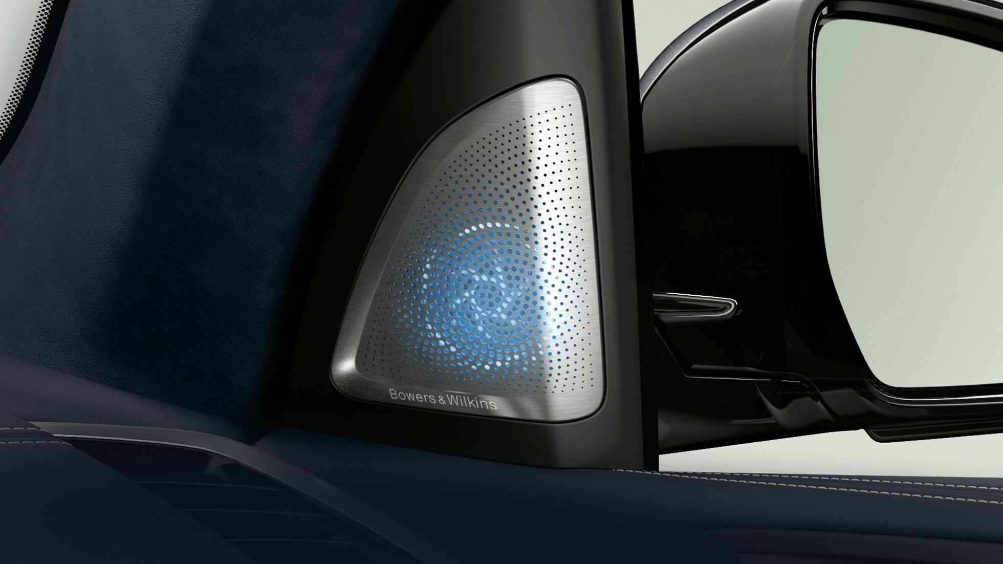 Bowers & Wilkins Diamond Surround Sound System G07 Bowers & Wilkins: Nahaufnahme eines Diamond Surround Lautsprechers G07