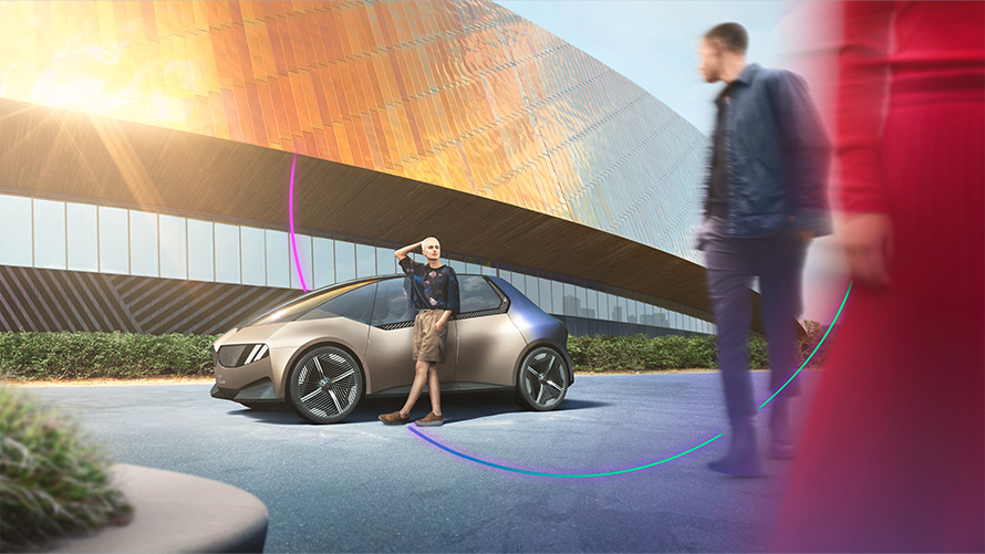 Objectif 2050 BMW Special Sales Sustainability Hub Overview BMW Special Sales Sustainability Hub Overview Objectif 2050 Un homme et une femme devant un concept car BMW