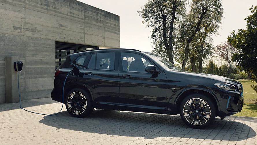 BMW Elektrofahrzeuge BMW iX3 zu Hause laden Video BMW Elektrofahrzeuge BMW iX3 zu Hause laden Video