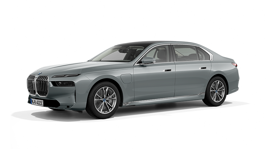 BMW 750e xDrive modèle PHEV vue de trois quarts avant BMW 750e xDrive modèle PHEV vue de trois quarts avant