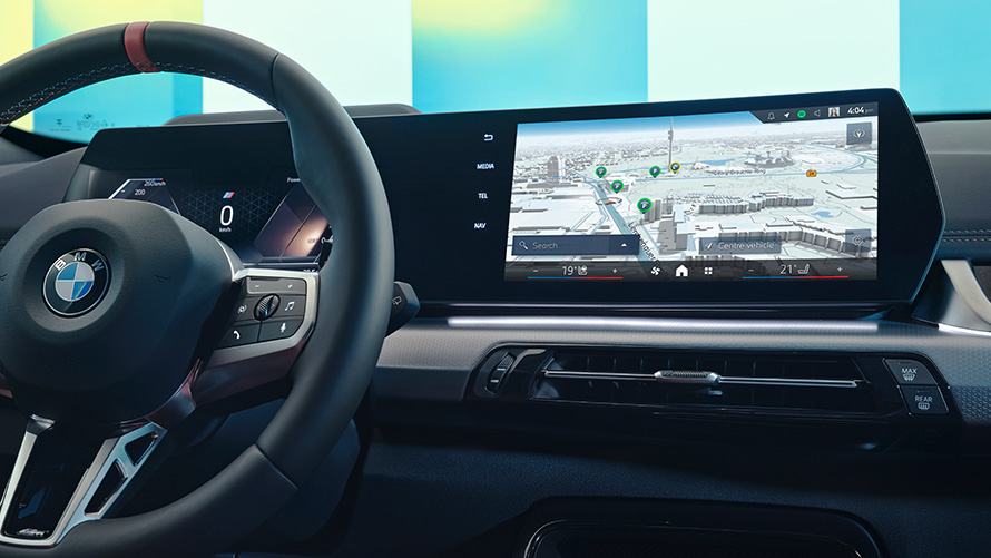 BMW Maps sur le BMW Curved Display BMW Maps sur le BMW Curved Display dans le poste de conduite