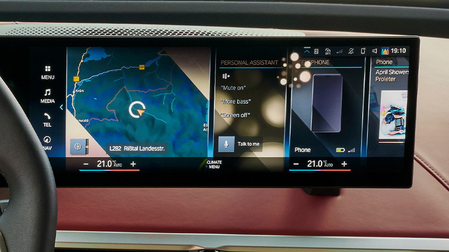 BMW Curved Display mit BMW Intelligent Personal Assistant Animation BMW Curved Display mit BMW Intelligent Personal Assistant Animation