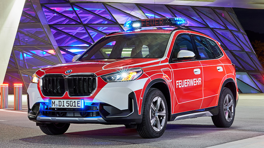 Véhicule d’intervention pour pompiers BMW X1 Véhicule d’intervention pour pompiers BMW X1 - Vue de face 3/4 en marche