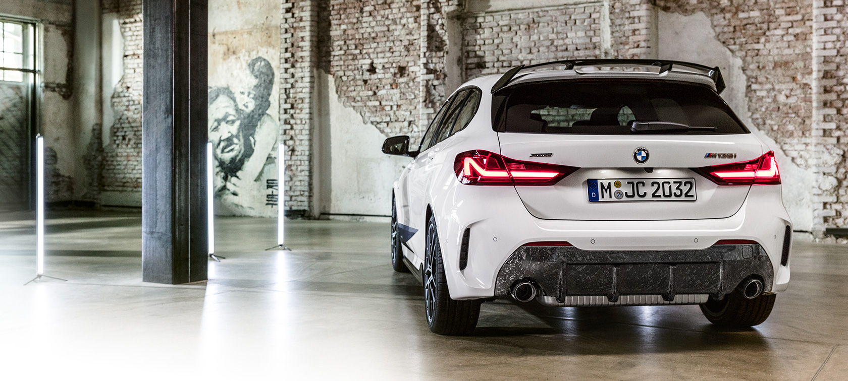 BMW 1er BMW M Performance Parts. BMW 1er Heckschuss Design BMW M Performance Parts.