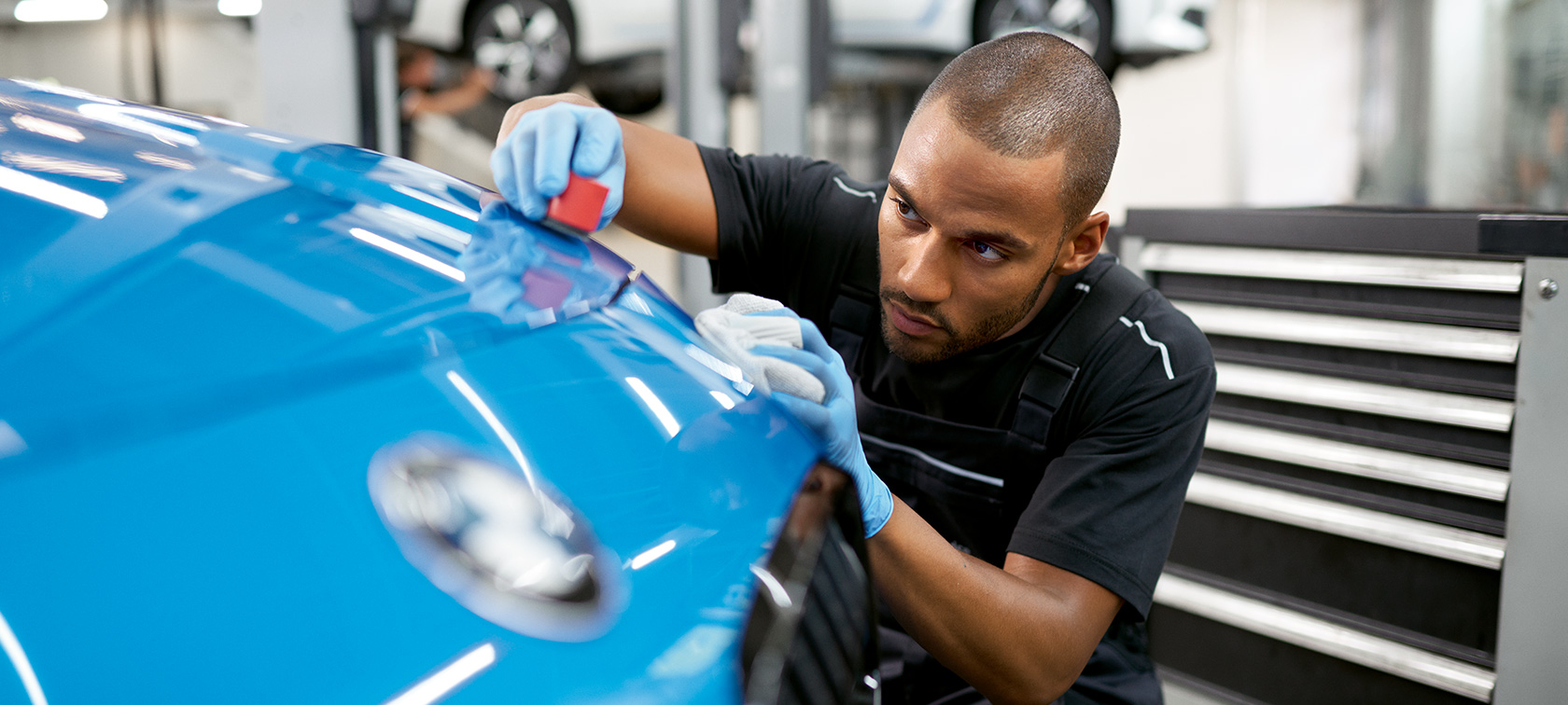 Réparations esthétiques BMW réparations et entretien BMW Réparations et entretien BMW réparations esthétiques BMW collaborateurs service atelier