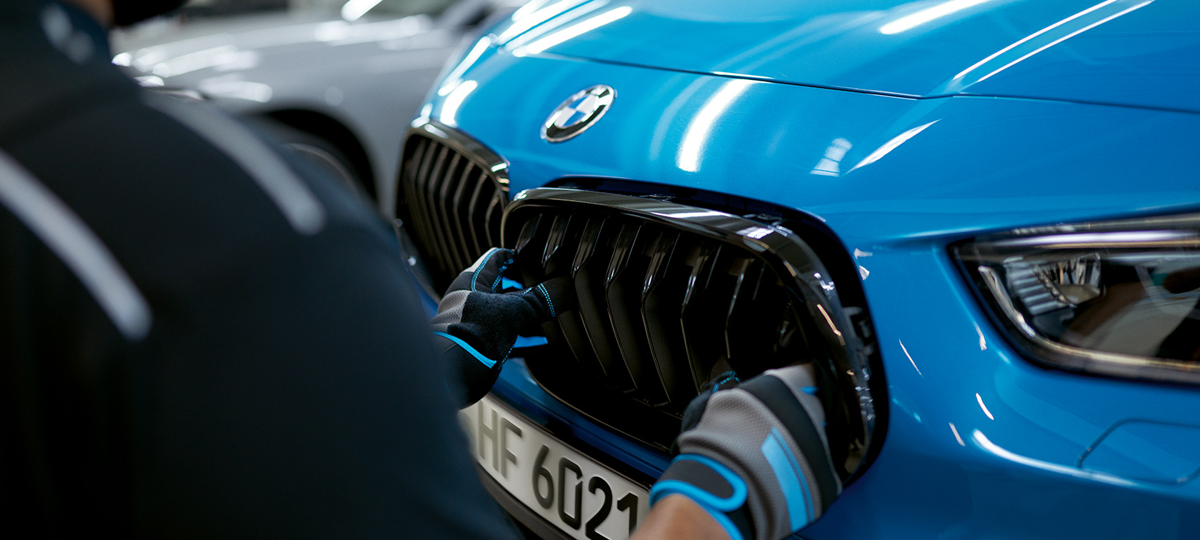 Réparations d’accidents BMW, réparations et entretien BMW Réparations et entretien BMW, réparations d’accidents BMW, vue en gros plan, remplacement des naseaux BMW