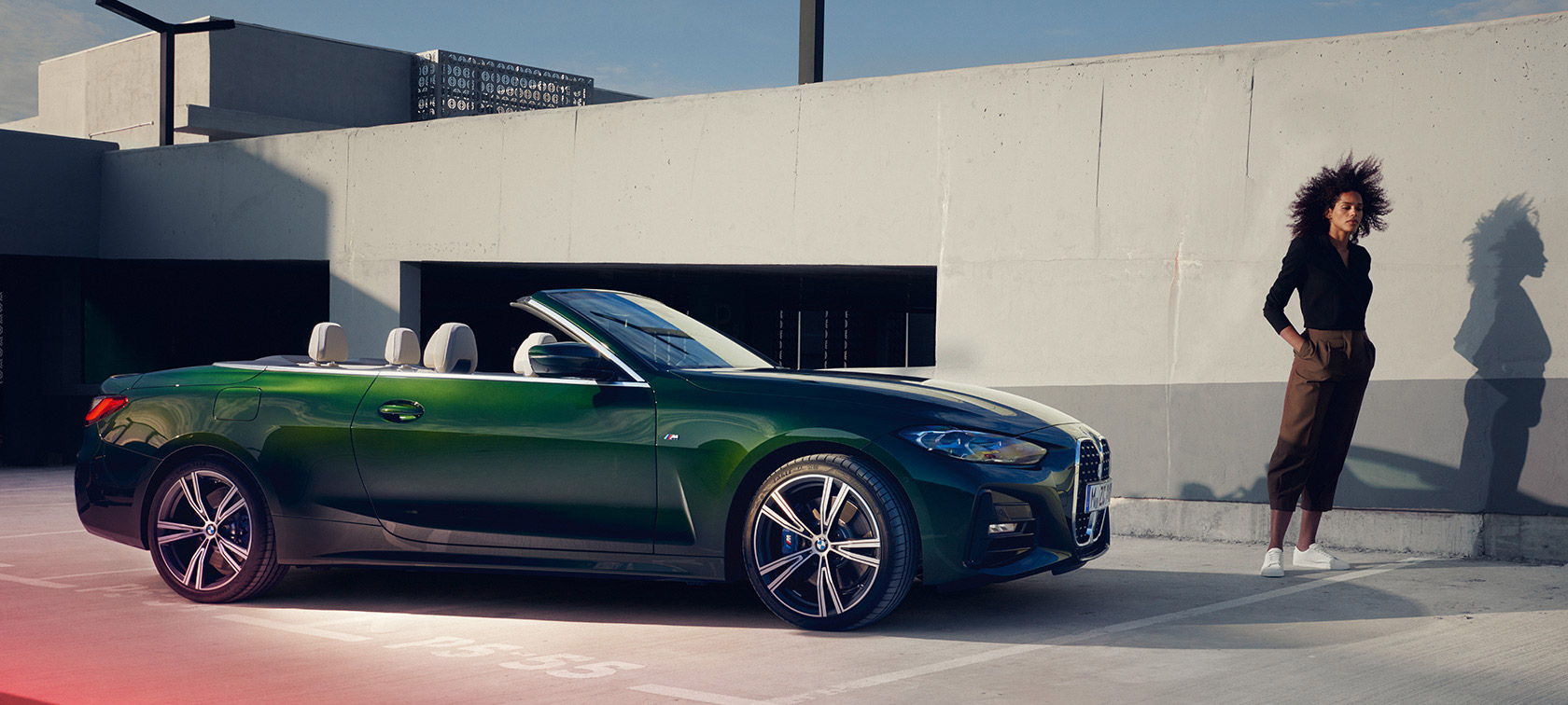 Dreiviertel-Frontansicht BMW 4er Cabrio G23 2020 BMW 4er Cabrio G23 2020 Sanremo Green metallic Dreiviertel-Frontansicht