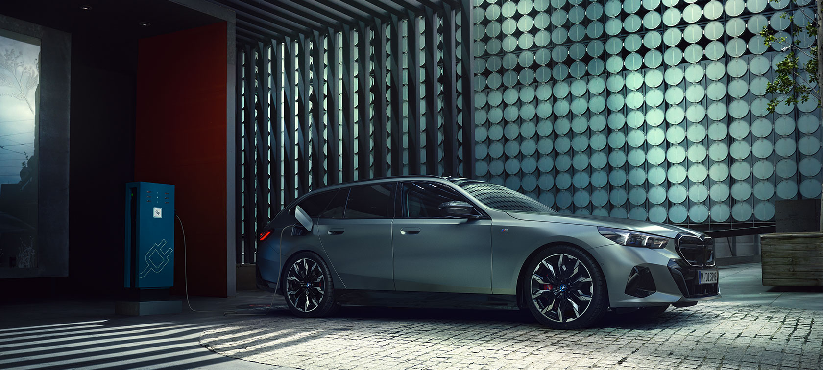 BMW Corporate Sales Dienstleistungen für Firmenkunden BMW Corporate Sales Dienstleistungen für Firmenkunden BMW an der Ladesäule