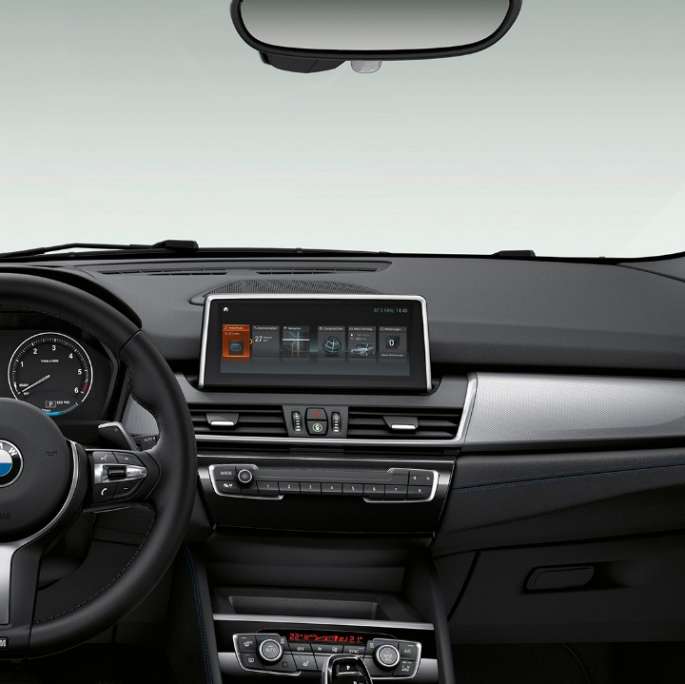 Cockpit BMW 2er Gran Tourer 218i Modell Advantage F46 2018 Innenraum
