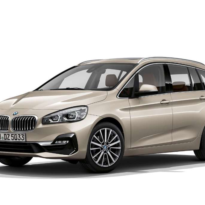BMW 2er Gran Tourer 218d xDrive Modell Luxury Line F46 Facelift 2018 Kaschmirsilber Dreiviertel-Frontansicht 