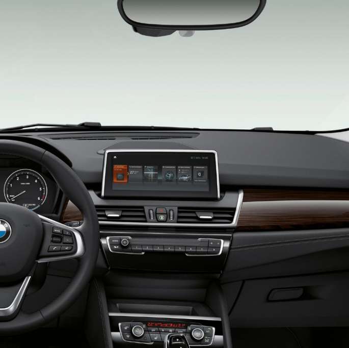 Cockpit BMW 2er Gran Tourer 218d xDrive Modell Luxury Line F46 2018 Innenraum
