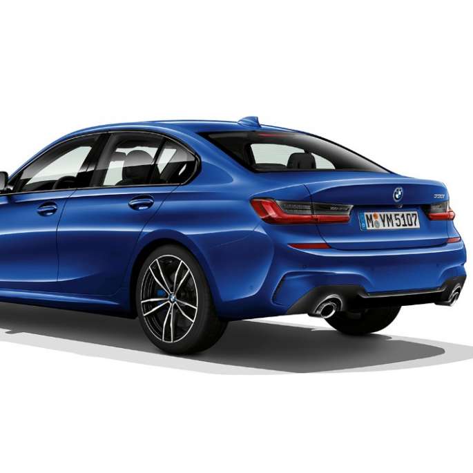 BMW 3er Limousine, Modell M Sport Heck Dreiviertel-Heckschuss der BMW 3er Limousine mit der Ausstattung des Modells M Sport.
