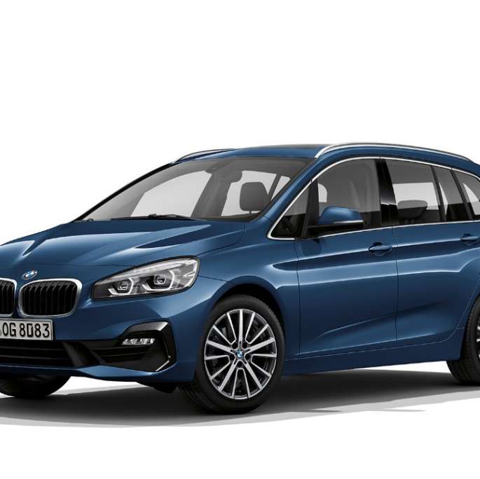 BMW Série 2 Gran Tourer 218i, Modèle Advantage, F46 restylage 2018 Phytonicblau, vue de trois quarts avant 